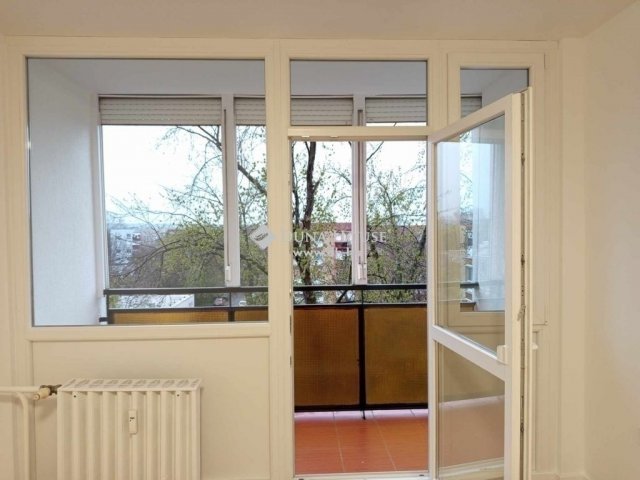 Eladó panellakás, Pécsett 45.9 M Ft, 2 szobás