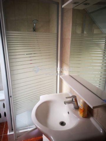 Kiadó téglalakás, albérlet, Pécsett 180 E Ft / hó, 3 szobás