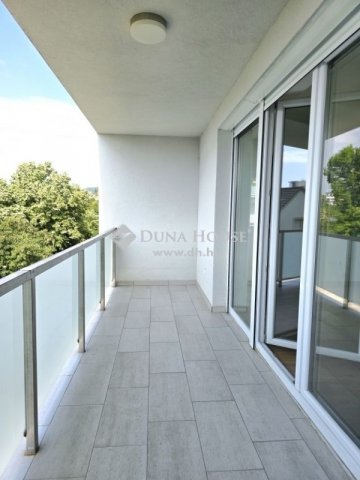 Kiadó téglalakás, albérlet, Pécsett 250 E Ft / hó, 3 szobás