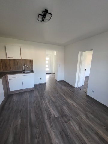 Eladó családi ház, Tápiószelén 25.9 M Ft, 2 szobás