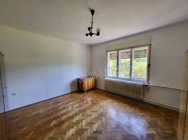 Eladó családi ház, Tatán 59.99 M Ft, 2+1 szobás