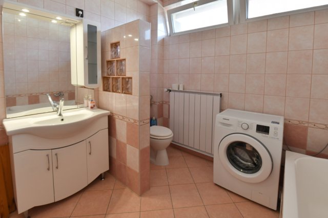 Kiadó családi ház, albérlet, Kecskeméten 520 E Ft / hó