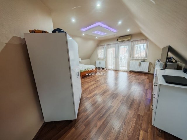 Eladó családi ház, Vecsésen 149 M Ft, 5 szobás
