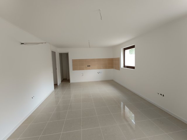 Eladó családi ház, Cegléden 36.9 M Ft, 3 szobás