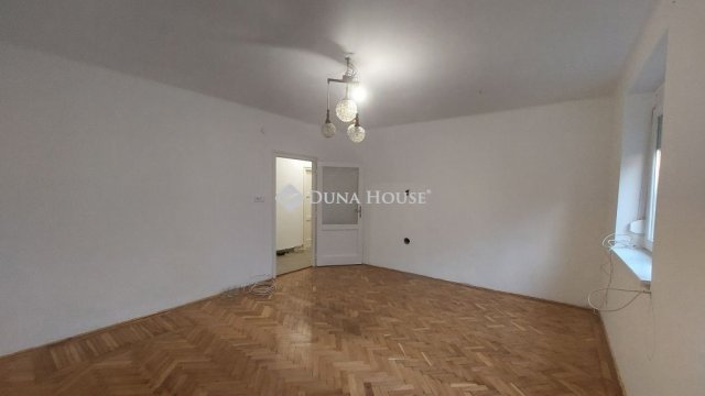 Eladó téglalakás, Mohácson 15.9 M Ft, 2+1 szobás