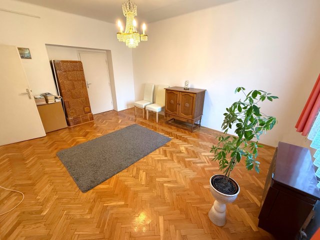 Eladó téglalakás, Pécsett, Feketegyémánt téren 24.9 M Ft