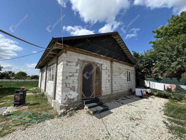 Eladó családi ház, Pilisen 31.9 M Ft, 2 szobás