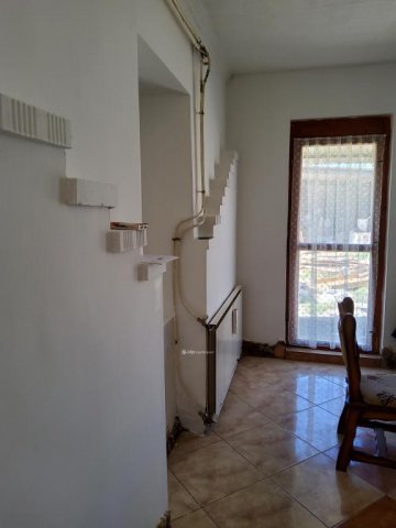 Eladó családi ház, Lőrinciben 30 M Ft, 3+1 szobás