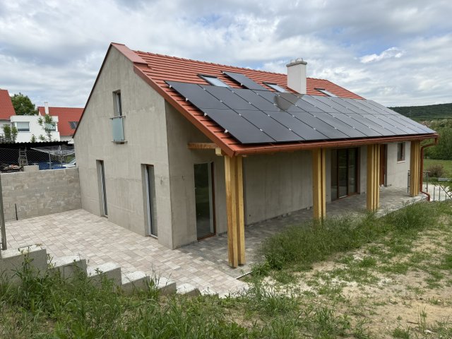 Eladó családi ház, Száron 125 M Ft, 4+1 szobás