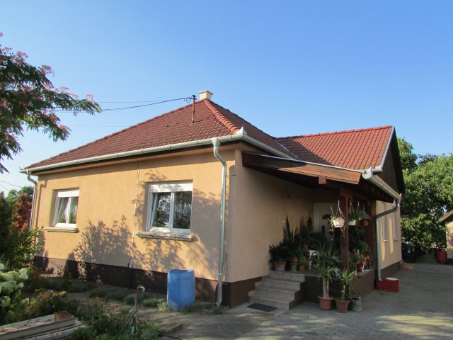Eladó családi ház, Dabason 63 M Ft, 4 szobás