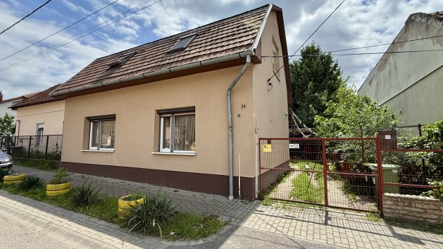 Eladó családi ház, Budapesten, XVI. kerületben 119.9 M Ft