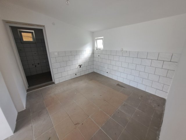 Eladó családi ház, Pilisen 24.5 M Ft, 2 szobás