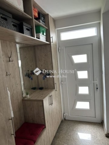 Eladó családi ház, Kecskeméten 99.9 M Ft, 6 szobás