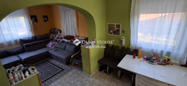 Eladó családi ház, Alsónémediben 79.9 M Ft, 4 szobás