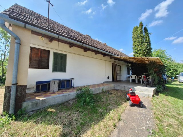 Eladó családi ház, Magyarkeszin 11.9 M Ft, 2 szobás