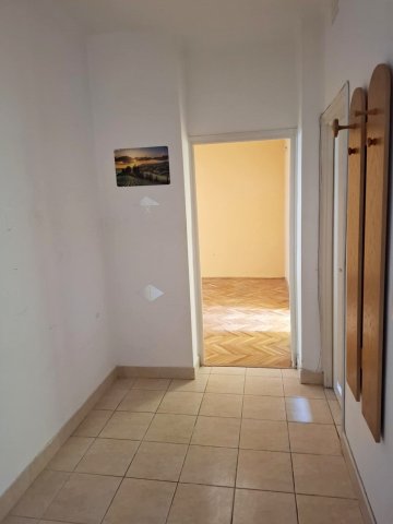 Eladó téglalakás, Kaposváron 36.5 M Ft, 2 szobás