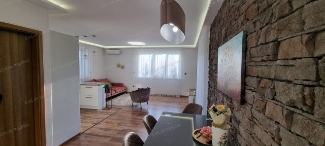 Eladó családi ház, Győrzámolyon 104 M Ft, 5 szobás