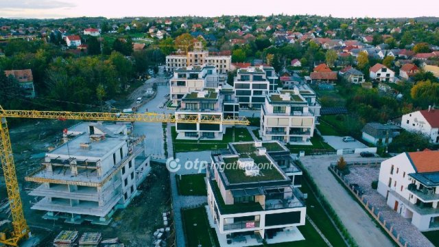 Eladó téglalakás, Balatonkenesén 125 M Ft, 3 szobás