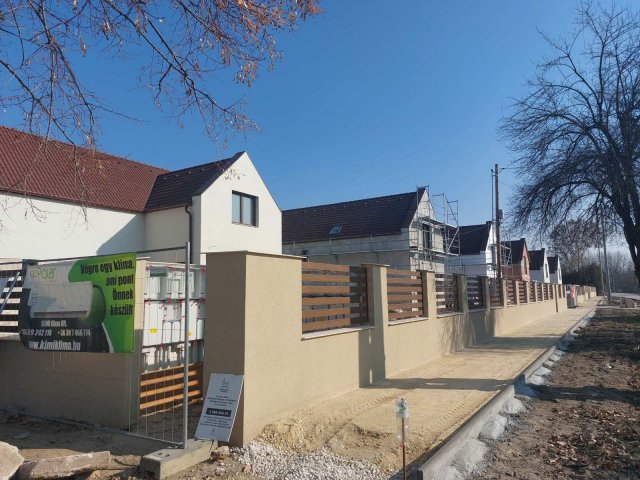 Eladó családi ház, Majosházán 96.99 M Ft, 4 szobás