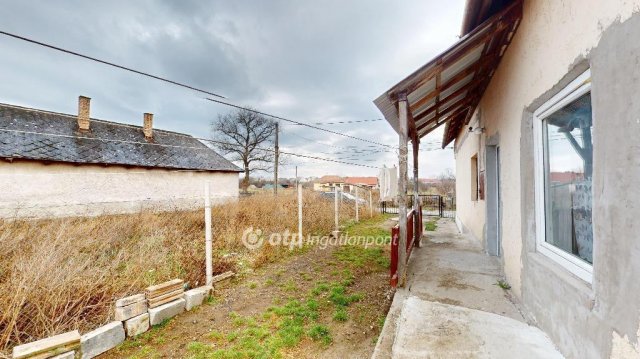 Eladó családi ház, Encsen 9.9 M Ft, 2+2 szobás