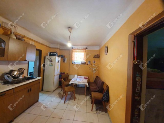 Eladó családi ház, Hobolon 12.2 M Ft, 2 szobás
