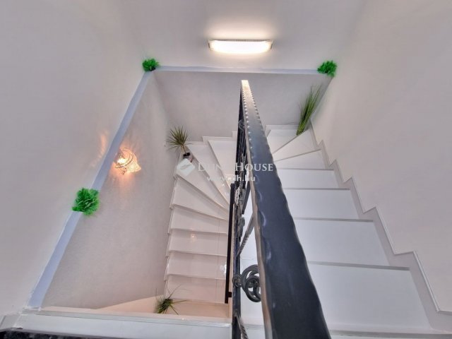 Eladó családi ház, Enyingen 86 M Ft, 7 szobás