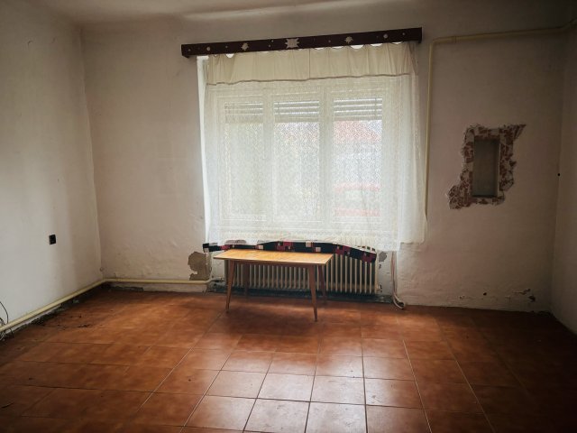 Eladó családi ház, Cegléden 33 M Ft, 3 szobás