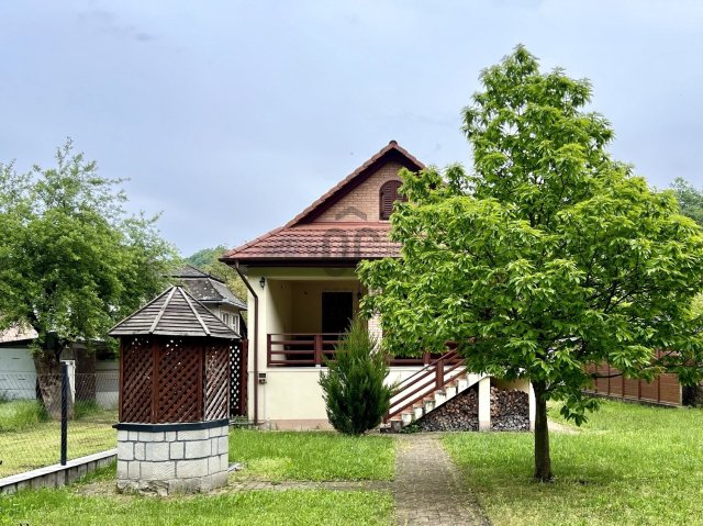 Eladó családi ház, Váraszón 97.9 M Ft, 4 szobás