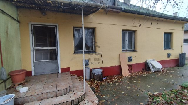 Eladó családi ház, Kecskeméten 33.9 M Ft, 3 szobás