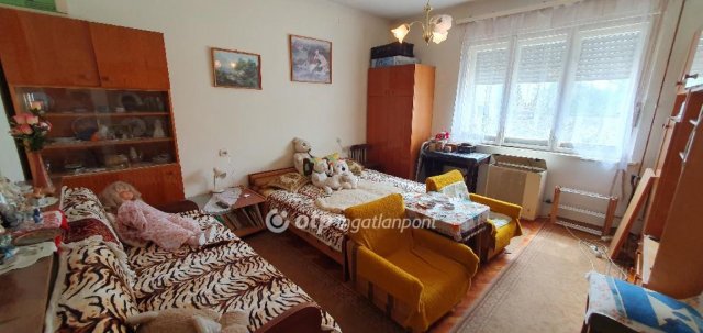 Eladó családi ház, Devecseren, Arany János utcában 23.9 M Ft