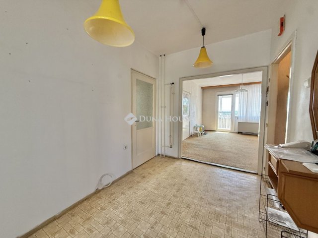 Eladó panellakás, Pakson 45 M Ft, 3 szobás / költözzbe.hu