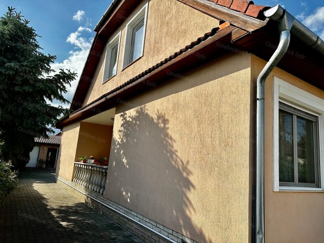 Eladó családi ház, Győrött 95 M Ft, 5 szobás