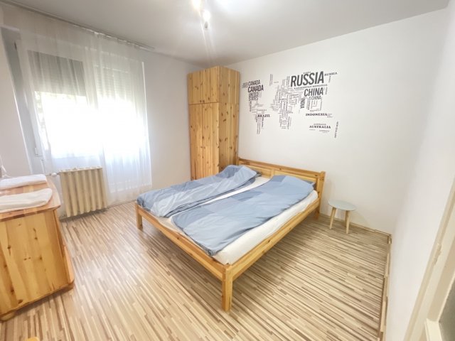 Kiadó panellakás, albérlet, Pakson 210 E Ft / hó, 3 szobás