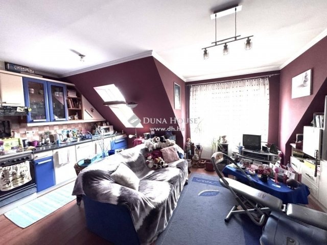 Eladó téglalakás, Pécsett 41.9 M Ft, 2 szobás