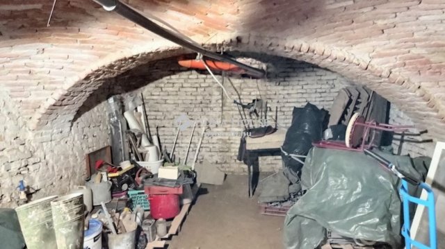 Eladó családi ház, Söjtörön 110 M Ft, 8+1 szobás