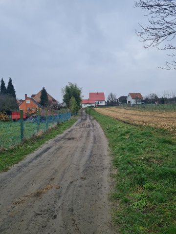 Eladó telek, Lesenceistvándon 9.9 M Ft / költözzbe.hu