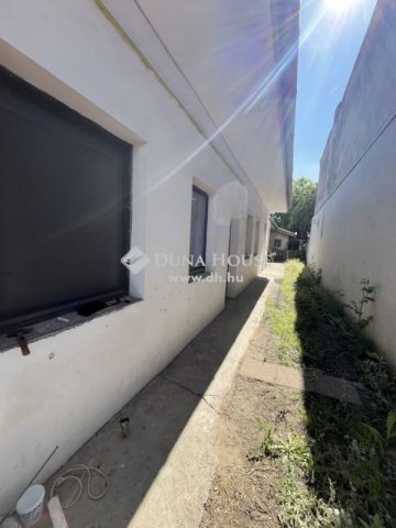 Eladó téglalakás, Budapesten, XXI. kerületben 40 M Ft, 1 szobás
