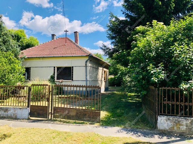 Eladó családi ház, Pölöskefőn 19.7 M Ft, 5 szobás