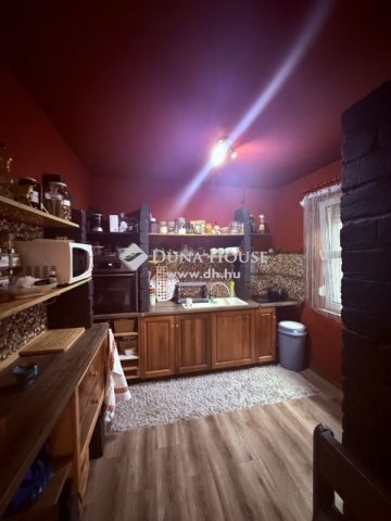 Eladó családi ház, Székesfehérvárott 109 M Ft, 6 szobás