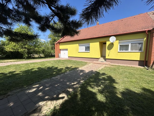 Eladó családi ház, Rábcakapin 38.9 M Ft, 3 szobás