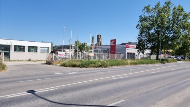 Eladó üzlethelyiség, Székesfehérvárott 242.148 M Ft