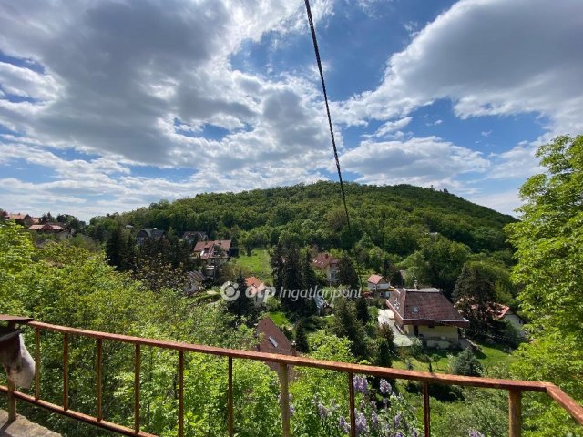 Eladó családi ház, Pécsett, Jakabhegyi úton 9.9 M Ft