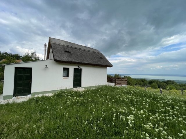 Eladó családi ház, Vászolyon 175 M Ft, 2 szobás