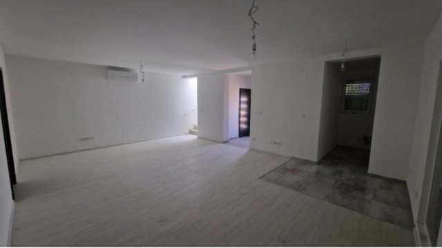 Eladó ikerház, Szigetszentmiklóson 109 M Ft, 5 szobás