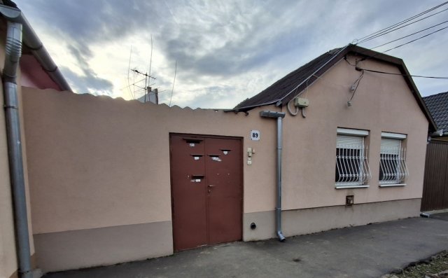Eladó családi ház, Debrecenben 26 M Ft, 1 szobás