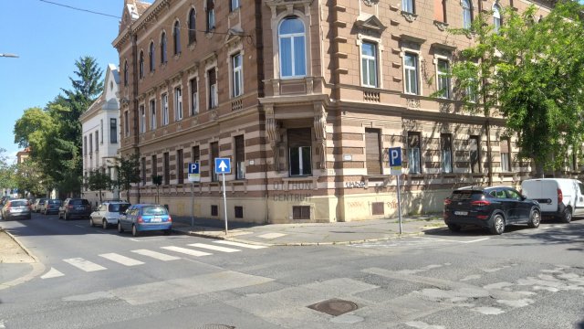 Eladó téglalakás, Szombathelyen 31.9 M Ft, 9 szobás