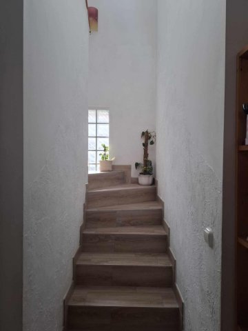 Eladó téglalakás, Győrött 79 M Ft, 4 szobás