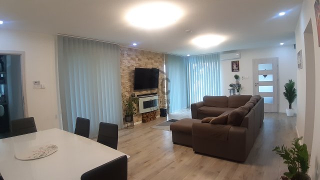 Eladó családi ház, Hajdúböszörményen 74 M Ft, 4 szobás