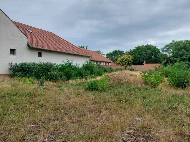 Eladó telek, Hódmezővásárhelyen, Csomorkányi utcában 14.9 M Ft