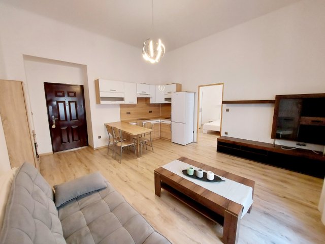 Kiadó téglalakás, albérlet, Budapesten, V. kerületben, 2 szobás